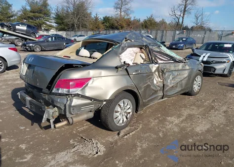 2010 Honda Accord 2.4 Lx z USA, uszkodzony, nr VIN 1HGCP2F34AA152527